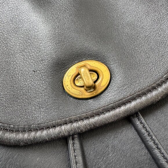 COACH Black Leather Turn Lock Drawstring Daypack Backpack Style 9960 Vintage 90s - Picture 3 of 12